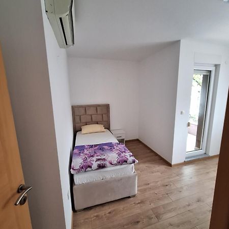 Apartment Enjoy Free Private Parking Mostar Exterior photo