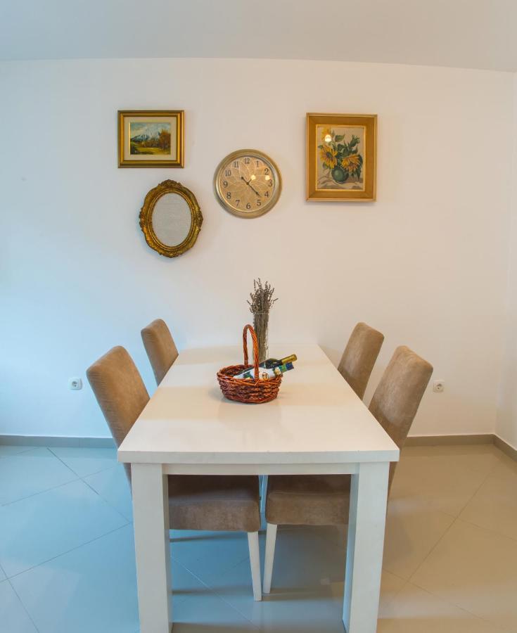 Apartment Enjoy Free Private Parking Mostar Exterior photo
